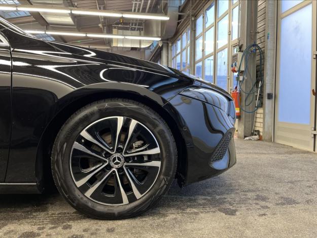 MERCEDES-BENZ Třídy A A 180 (21/21)