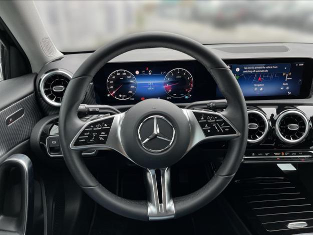 MERCEDES-BENZ Třídy A A 180 (10/21)