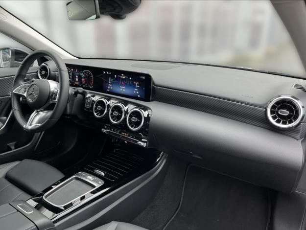 MERCEDES-BENZ Třídy A A 180 (14/21)