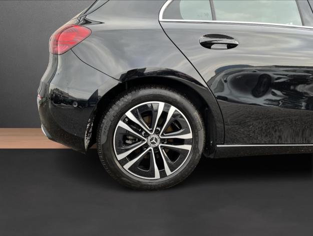 MERCEDES-BENZ Třídy A A 180 (21/21)