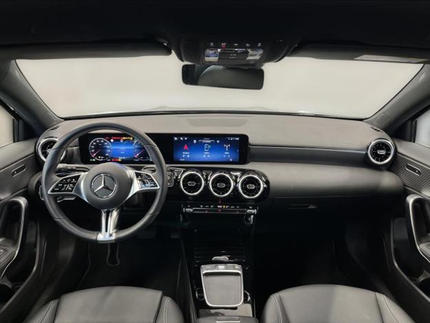 MERCEDES-BENZ Třídy A A 180 (13/21)