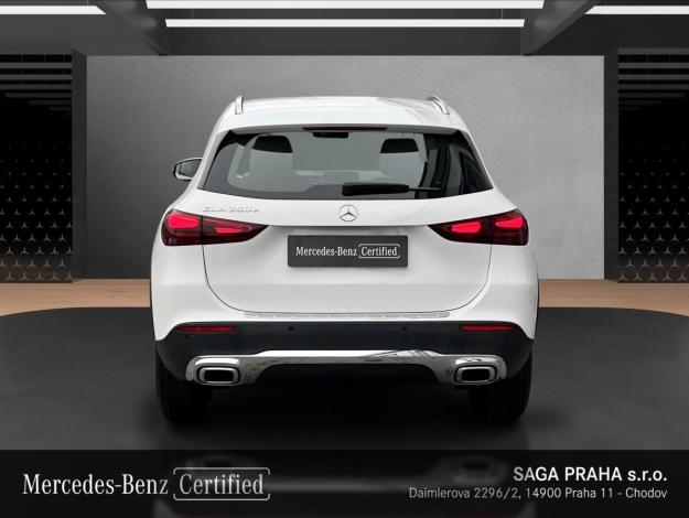 MERCEDES-BENZ GLA GLA 250e s hybridní technologií EQ (4/21)