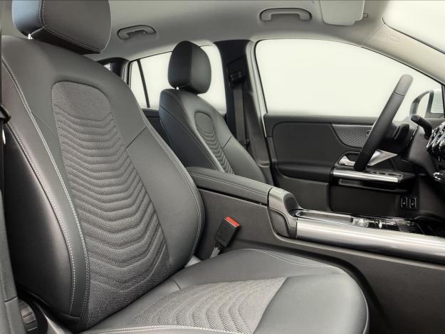 MERCEDES-BENZ GLA GLA 250e s hybridní technologií EQ (15/21)