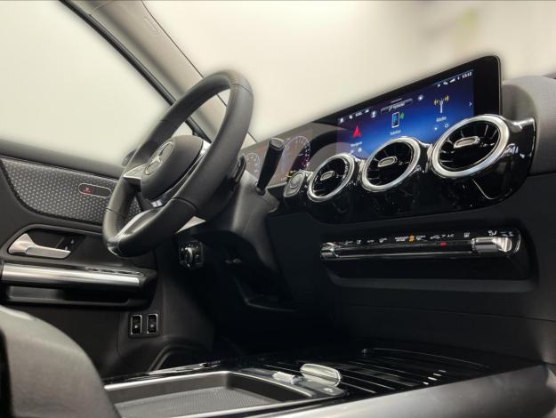 MERCEDES-BENZ GLA GLA 250e s hybridní technologií EQ (16/21)