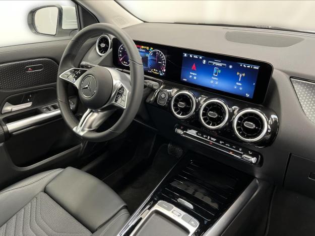MERCEDES-BENZ GLA GLA 250e s hybridní technologií EQ (18/21)