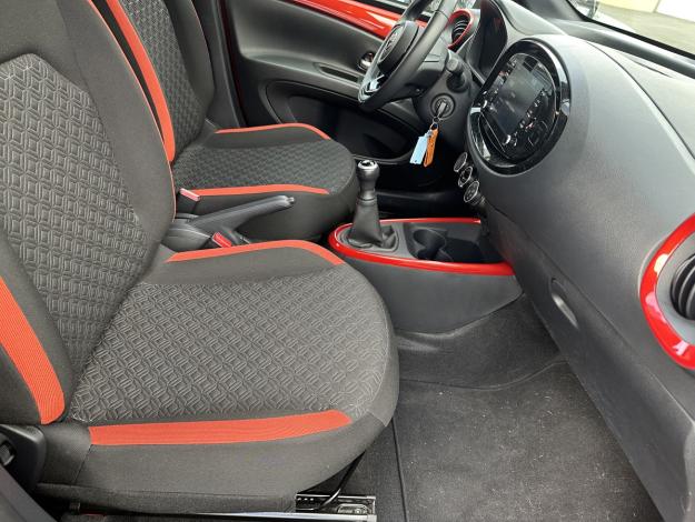 TOYOTA Aygo X 1.0 VVT-i 72 Design   