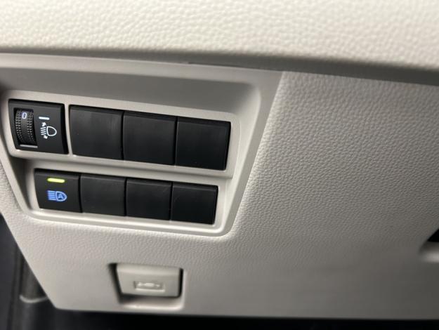 TOYOTA Yaris 116h Iconic  