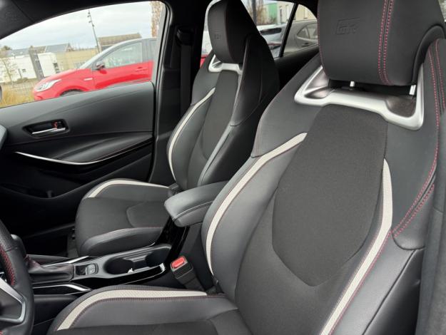 TOYOTA Corolla Hybride 196h GR Sport  PACK TECHNO .