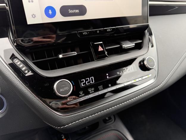 TOYOTA Corolla Hybride 196h GR Sport  PACK TECHNO .