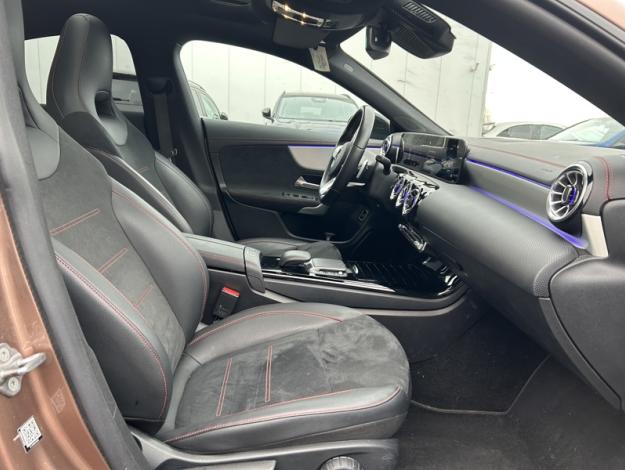 MERCEDES-BENZ CLA 180 d Coupé AMG Pack Night Pano  