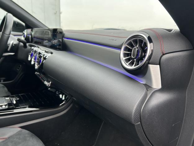 MERCEDES-BENZ CLA 180 d Coupé AMG Pack Night Pano  