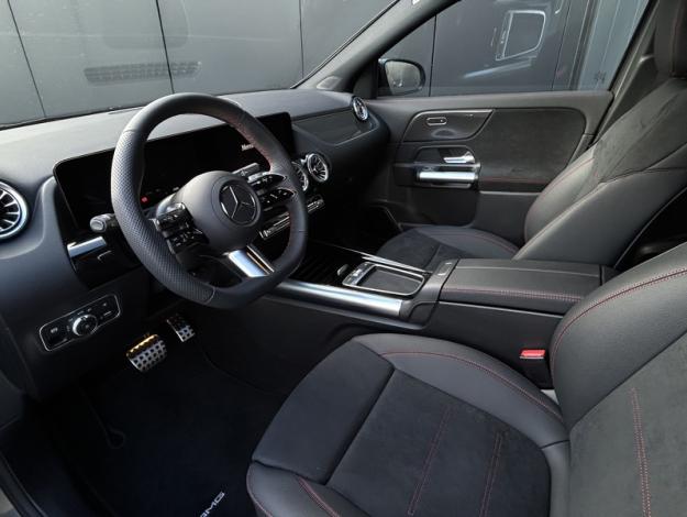 MERCEDES-BENZ GLA 200 d AMG Line  GLA 200 d AMG Line