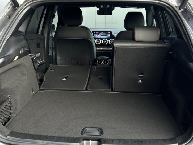 MERCEDES-BENZ GLA 200 d AMG Line  GLA 200 d AMG Line