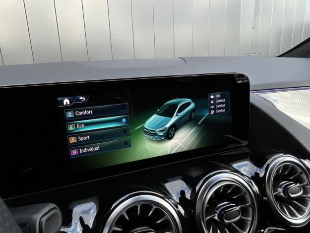 MERCEDES-BENZ GLA 200 d AMG Line  GLA 200 d AMG Line