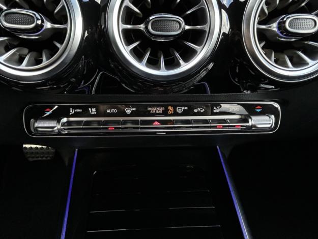 MERCEDES-BENZ GLA 200 d AMG Line  GLA 200 d AMG Line