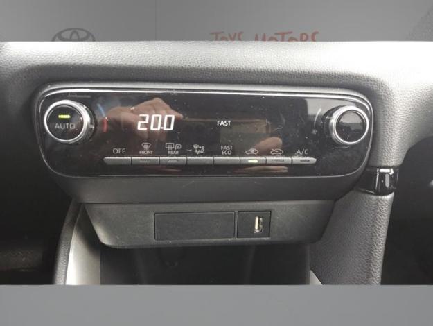 TOYOTA Yaris 116h Design  PACK CONFORT 