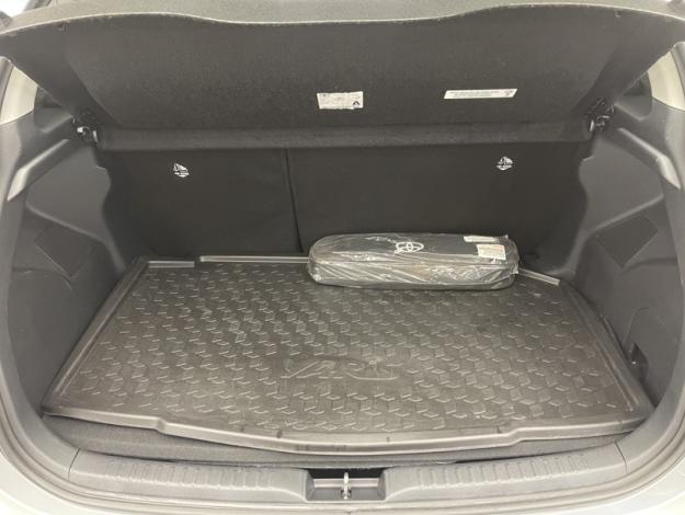 TOYOTA Yaris 116h Design  