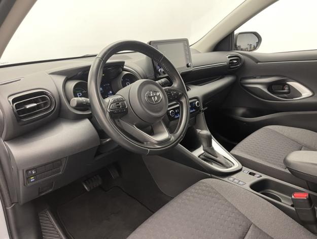 TOYOTA Yaris 116h Design  