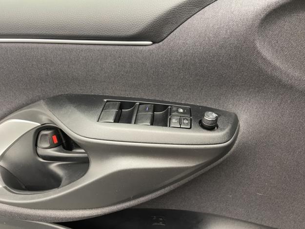 TOYOTA Yaris 116h Design  