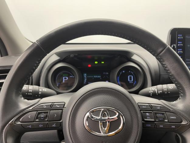 TOYOTA Yaris 116h Design  