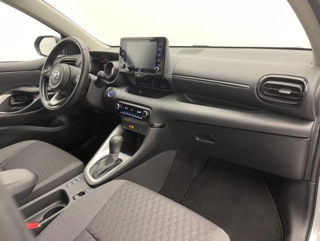 TOYOTA Yaris 116h Design  