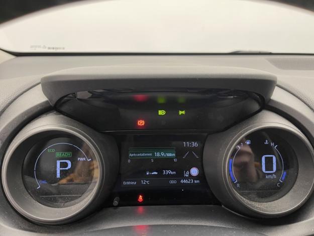 TOYOTA Yaris 116h Design  