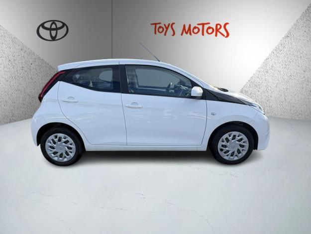 TOYOTA Aygo 1.0 VVT-i x-play  