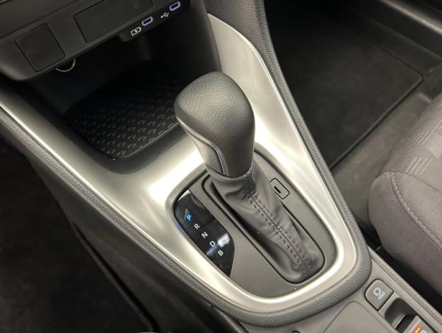 TOYOTA Yaris 116h Dynamic  