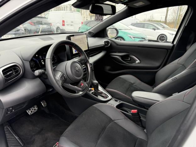 TOYOTA Yaris 130h GR SPORT  