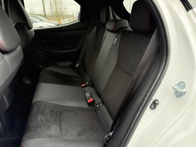 TOYOTA Yaris 130h GR SPORT  