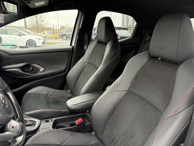 TOYOTA Yaris 130h GR SPORT  