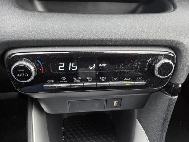 TOYOTA Yaris 116h Dynamic  