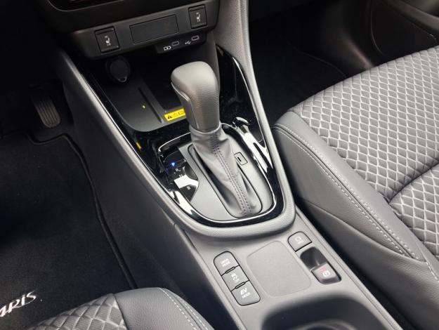 TOYOTA Yaris Hybride 130h Collection  YARIS HYBRIDE HATCHBACK 5P 130CH COLLECTION VD MY25