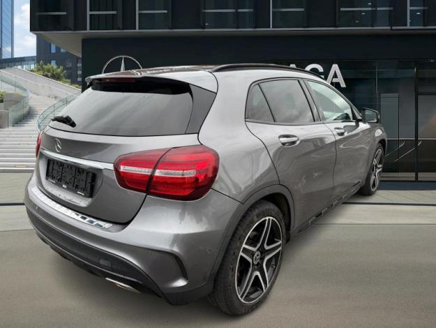 MERCEDES-BENZ GLA 250 4MATIC AMG Line  