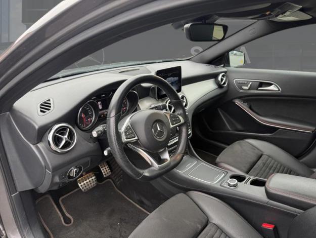 MERCEDES-BENZ GLA 250 4MATIC AMG Line  