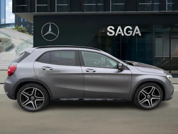 MERCEDES-BENZ GLA 250 4MATIC AMG Line  