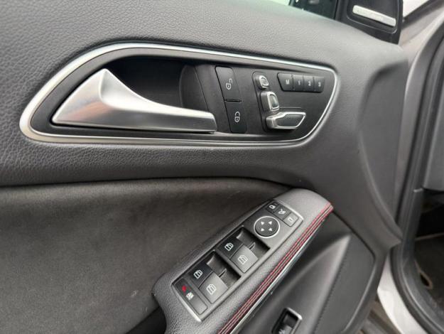 MERCEDES-BENZ GLA 250 4MATIC AMG Line  