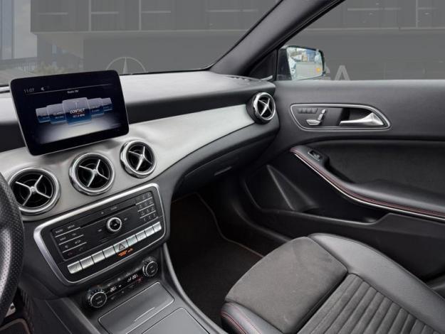 MERCEDES-BENZ GLA 250 4MATIC AMG Line  