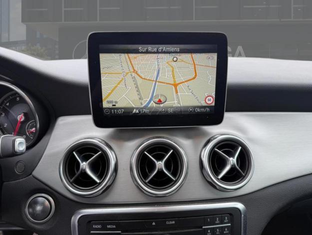 MERCEDES-BENZ GLA 250 4MATIC AMG Line  