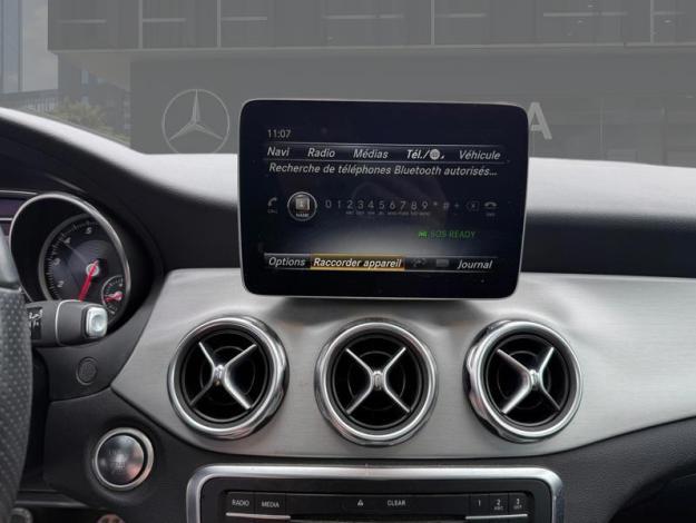 MERCEDES-BENZ GLA 250 4MATIC AMG Line  