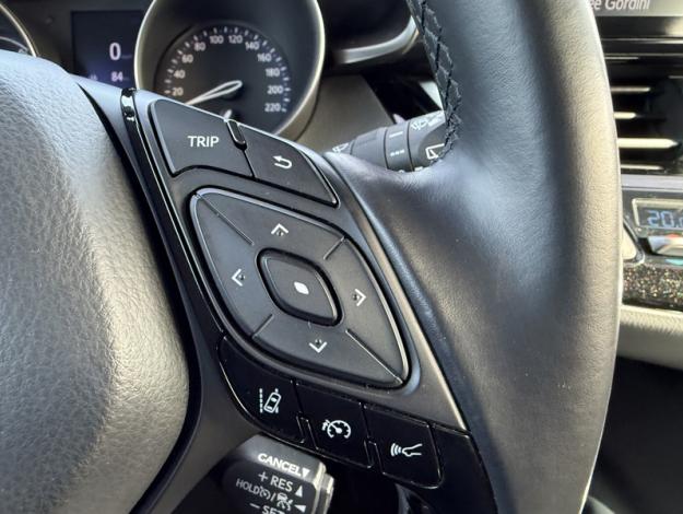 TOYOTA C-HR 1.8 HYBRIDE 122 DYNAMIC BUSINESS  