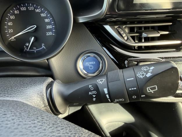 TOYOTA C-HR 1.8 HYBRIDE 122 DYNAMIC BUSINESS  