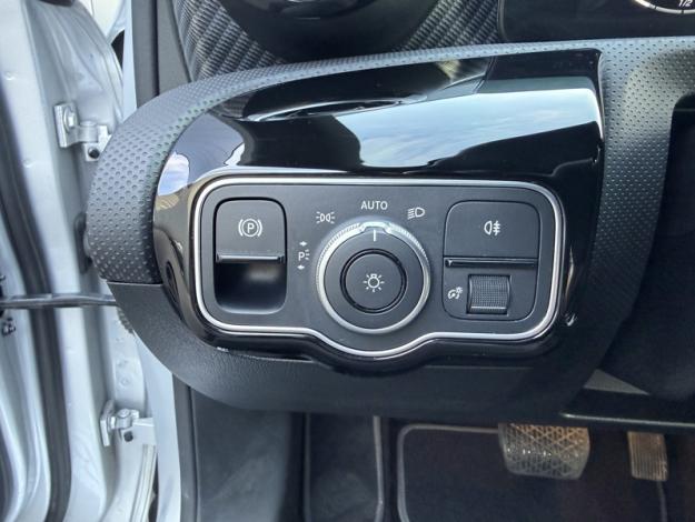 MERCEDES-BENZ Classe A 180 d Berline Business Line  Classe A 180 d Berline Business Line