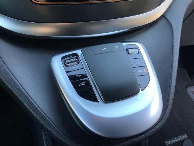 MERCEDES-BENZ EQV 300 AVANTGARDE Long  