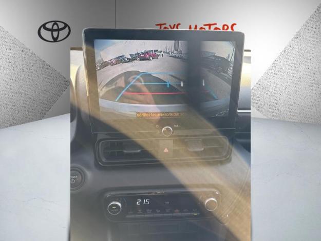 TOYOTA Yaris 116h Design  