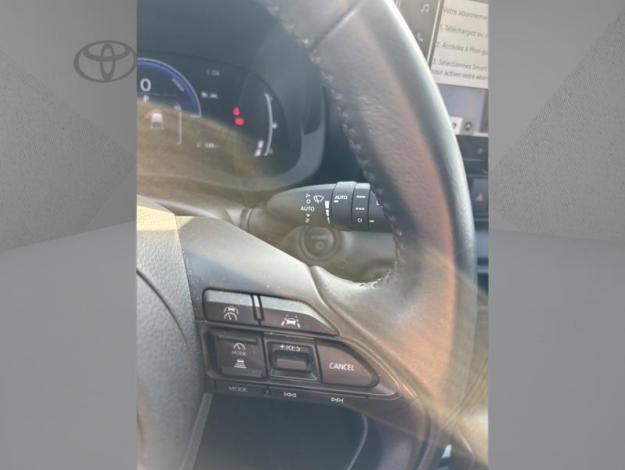 TOYOTA Yaris 116h Design  