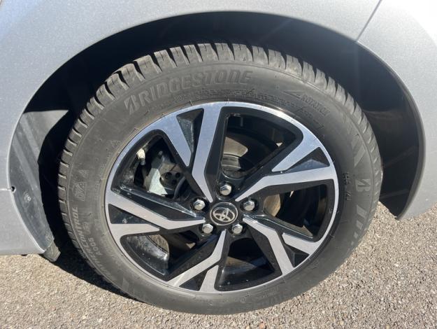 TOYOTA Yaris 116h Design  