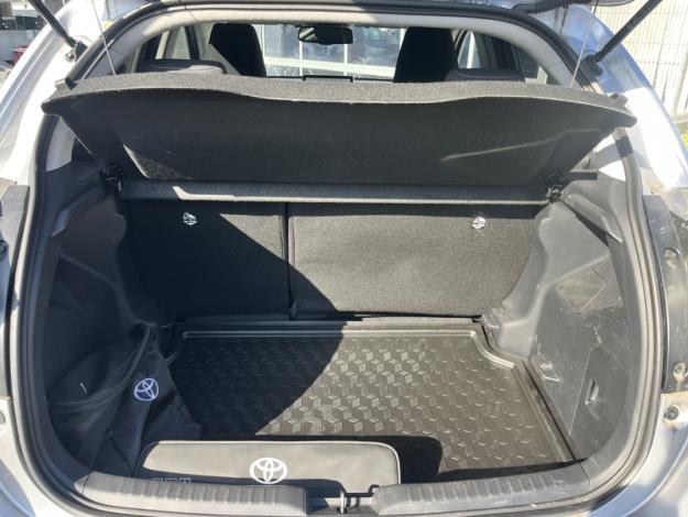 TOYOTA Yaris 116h Design  