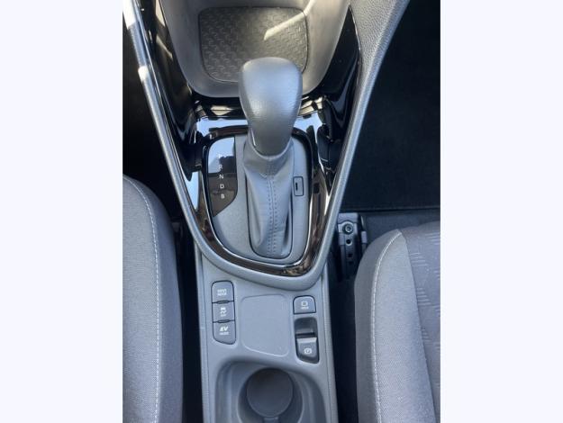 TOYOTA Yaris 116h Design  