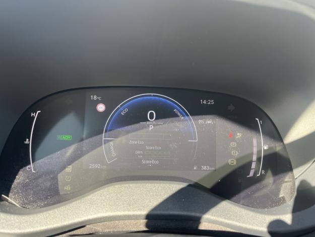 TOYOTA Yaris 116h Design  